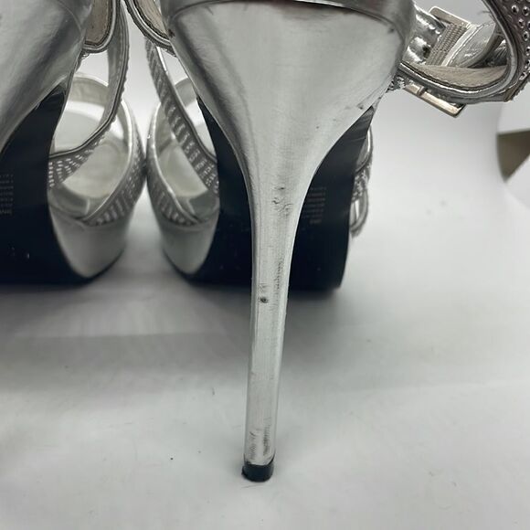 L Miller Beautiful Shoes  Silver Rhinestones Wrap Ankle 9M Sexy Dressy - Picture 9 of 11